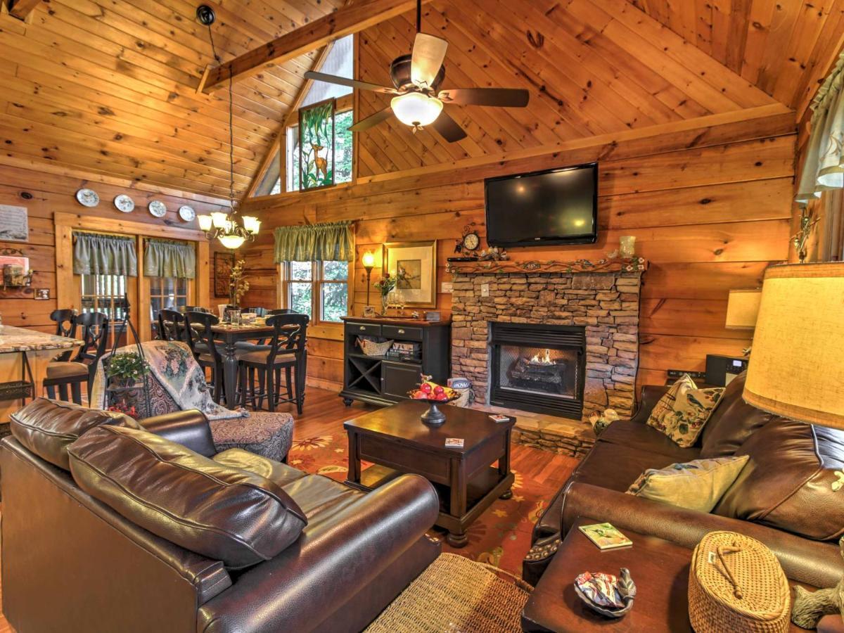 Cozy Nest Gatlinburg Cabin With Porch And Jacuzzi!ヴィラ エクステリア 写真
