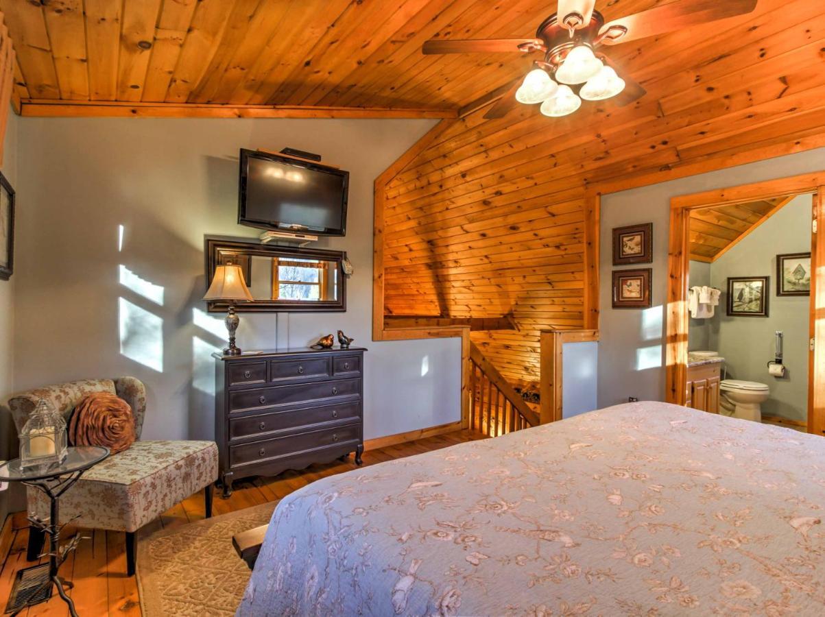 Cozy Nest Gatlinburg Cabin With Porch And Jacuzzi!ヴィラ エクステリア 写真
