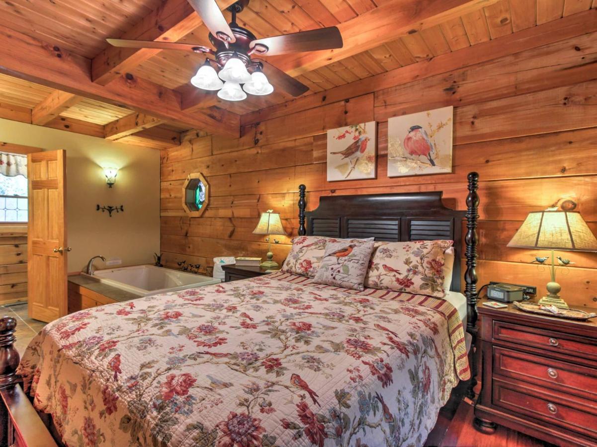 Cozy Nest Gatlinburg Cabin With Porch And Jacuzzi!ヴィラ エクステリア 写真