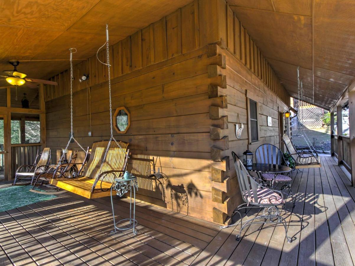 Cozy Nest Gatlinburg Cabin With Porch And Jacuzzi!ヴィラ エクステリア 写真